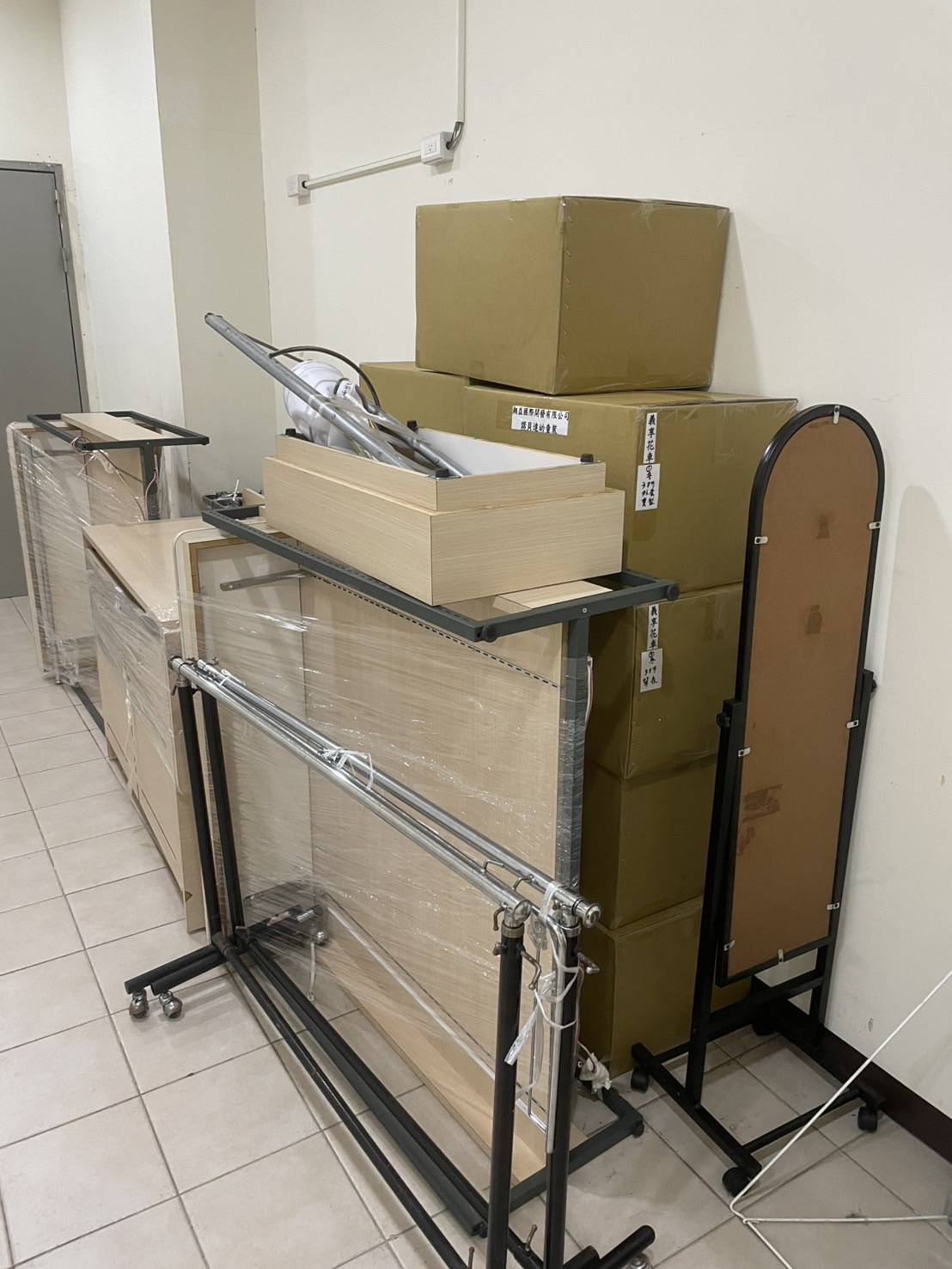 百貨撤櫃-衣物商